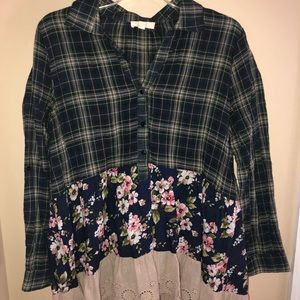 ODDY long sleeve button up plaid top!!